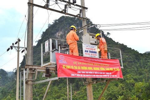 Đóng điện đường dây 35KV và TBA xã Thượng Nung, Sảng Mộc huyện Võ Nhai, Tỉnh Thái Nguyên