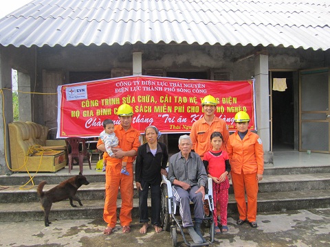 Đoàn thanh niên Điện lực TP Sông Công hưởng ứng tháng “Tri ân khách hàng”