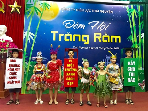 Công đoàn khối cơ quan PC Thái Nguyên: Đêm hội trăng rằm - Ấn tượng bộ sưu tập thời trang từ rác thải