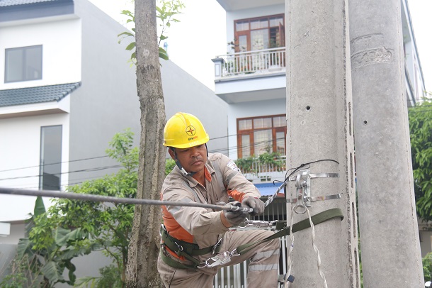 Đào tạo bồi dưỡng kiến thức, kỹ năng thi công, lắp đặt, vận hành, bảo dưỡng hệ thống Viễn thông dùng riêng