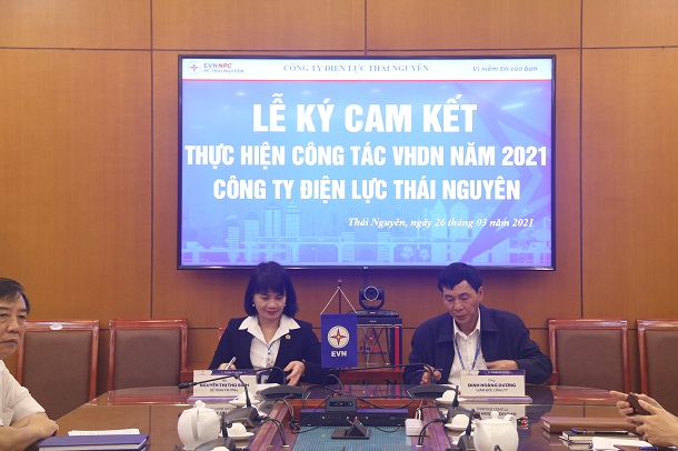 Công ty Điện lực Thái Nguyên tổ chức ký cam kết thực thi công tác văn hóa doanh nghiệp năm 2021