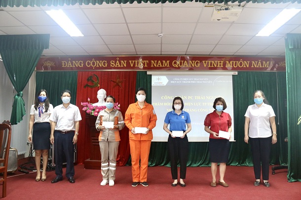 Điện lực T.P Thái Nguyên triển khai nhiều hoạt động ý nghĩa nhân dịp “Tháng công nhân” và Tháng hành động về ATVSLĐ