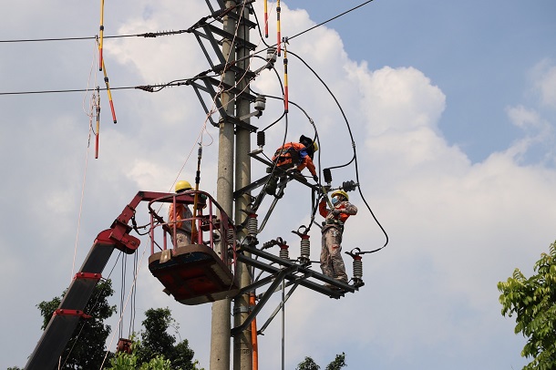 Phóng sự: Điện lực TP Thái Nguyên từng bước thực hiện chuyển đổi số