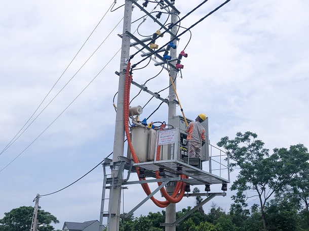 Điện lực Đại Từ tích cực hưởng ứng phong trào thi đua nước rút: “Hoàn thành toàn diện các chỉ tiêu, nhiệm vụ kế hoạch SXKD quý IV và cả năm 2021”