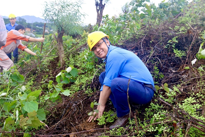 Chàng trai trẻ đam mê công nghệ