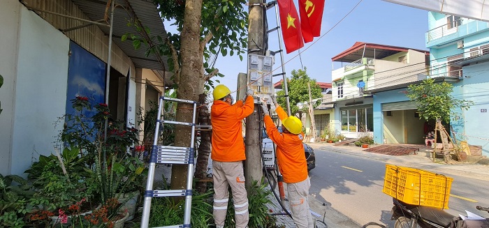 Điện lực TX Phổ Yên quyết tâm thay thế lắp đặt 100% công tơ điện tử trong năm 2022