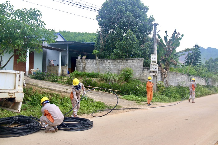 Phóng sự: Đảm bảo cung ứng điện mùa nắng nóng