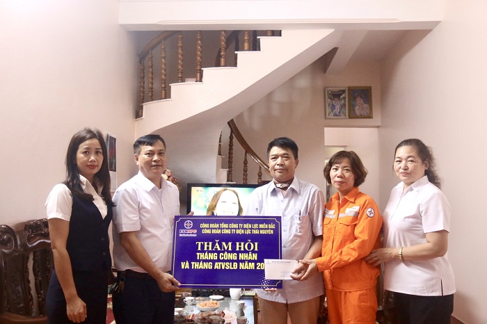 Nhiều hoạt động thăm hỏi động viên người lao động nhân dịp “Tháng công nhân” năm 2022 tại PC Thái Nguyên