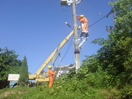 PC Thái Nguyên phát động đợt thi đua nước rút “90 ngày đêm hoàn thành xuất sắc toàn diện kế hoạch năm 2012”