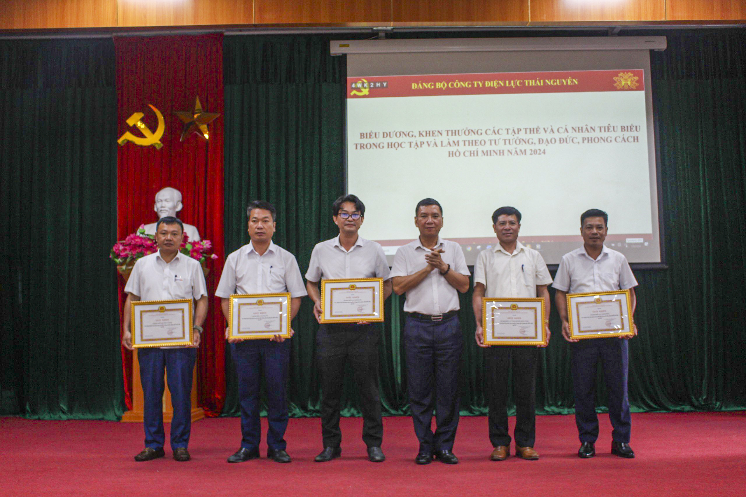 PC Thái Nguyên tổ chức sơ kết công tác xây dựng Đảng và công tác sản xuất kinh doanh 6 tháng đầu năm 2024