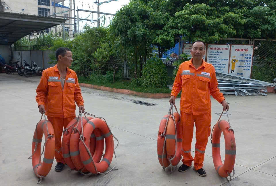 Đội QLVH cao thế Thái Nguyên đẩy nhanh công tác phòng chống siêu bao YAGI