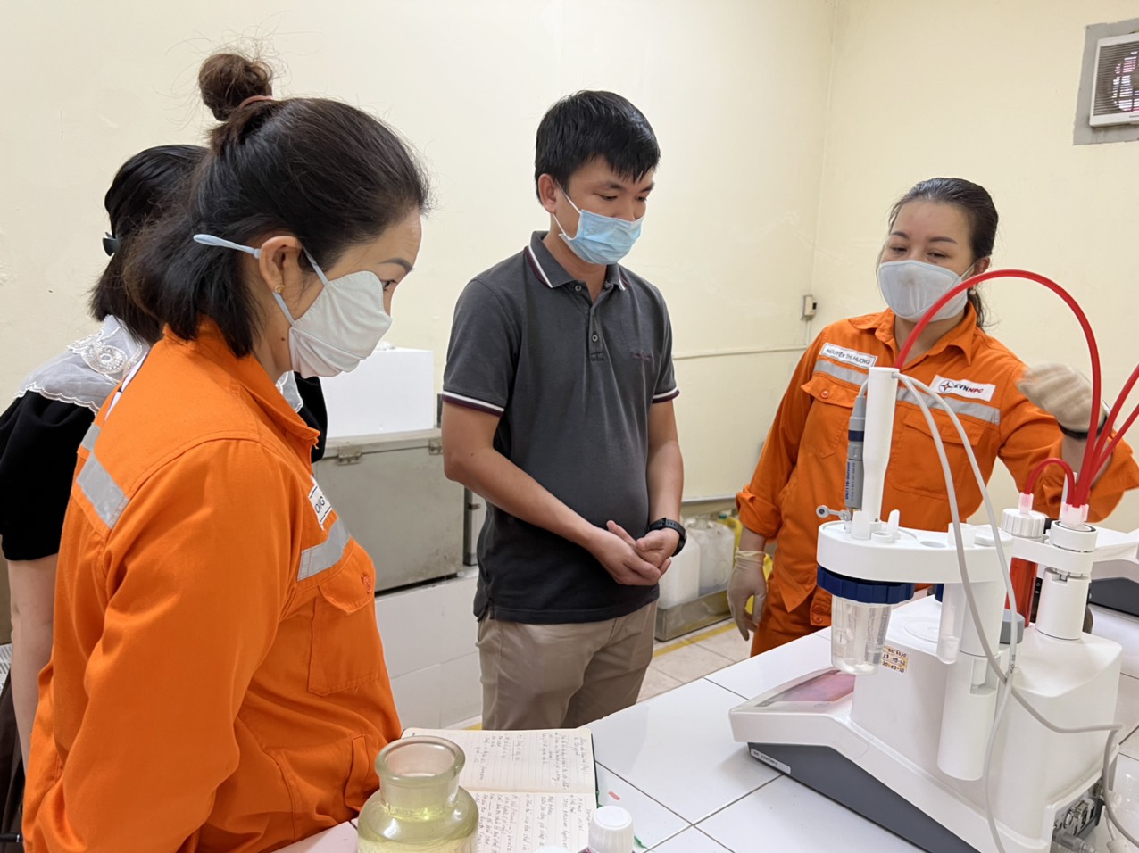 PC Thái Nguyên: Đầu tư các thiết bị hiện đại để nâng cao hoạt động thử nghiệm hóa dầu 