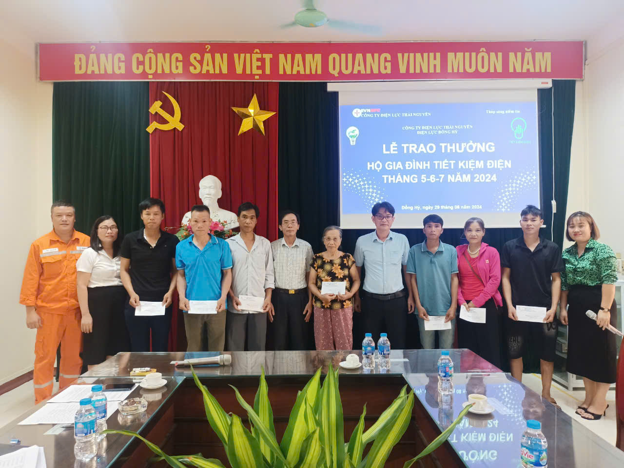 “Hộ gia đình xanh - Hành tinh xanh”