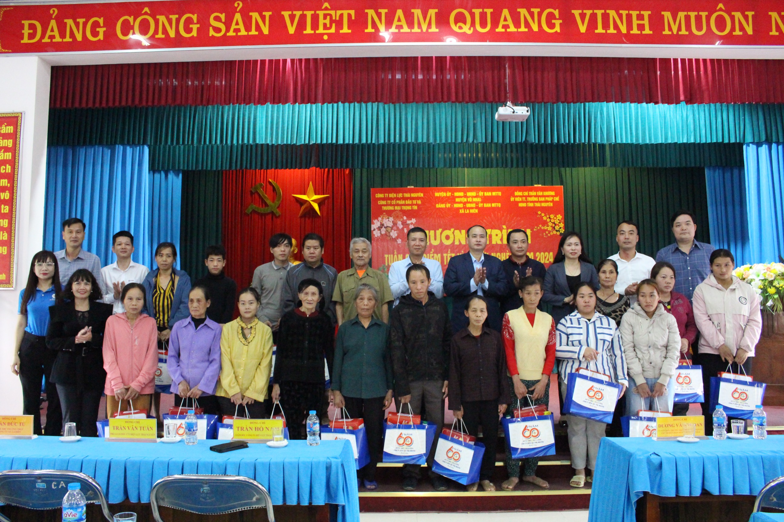PC Thái Nguyên thực hiện chương trình “Tuần cao điểm Tết vì người nghèo” năm 2024